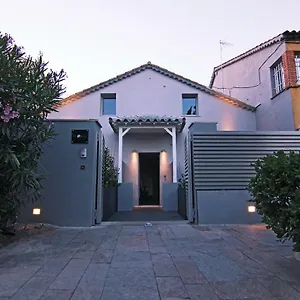 Lion Blanc Otel