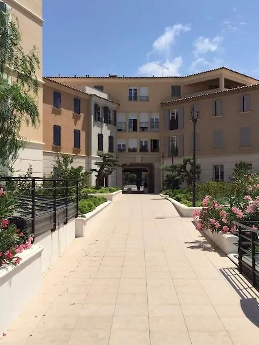 New Development Place Des Lices Сен-Тропе